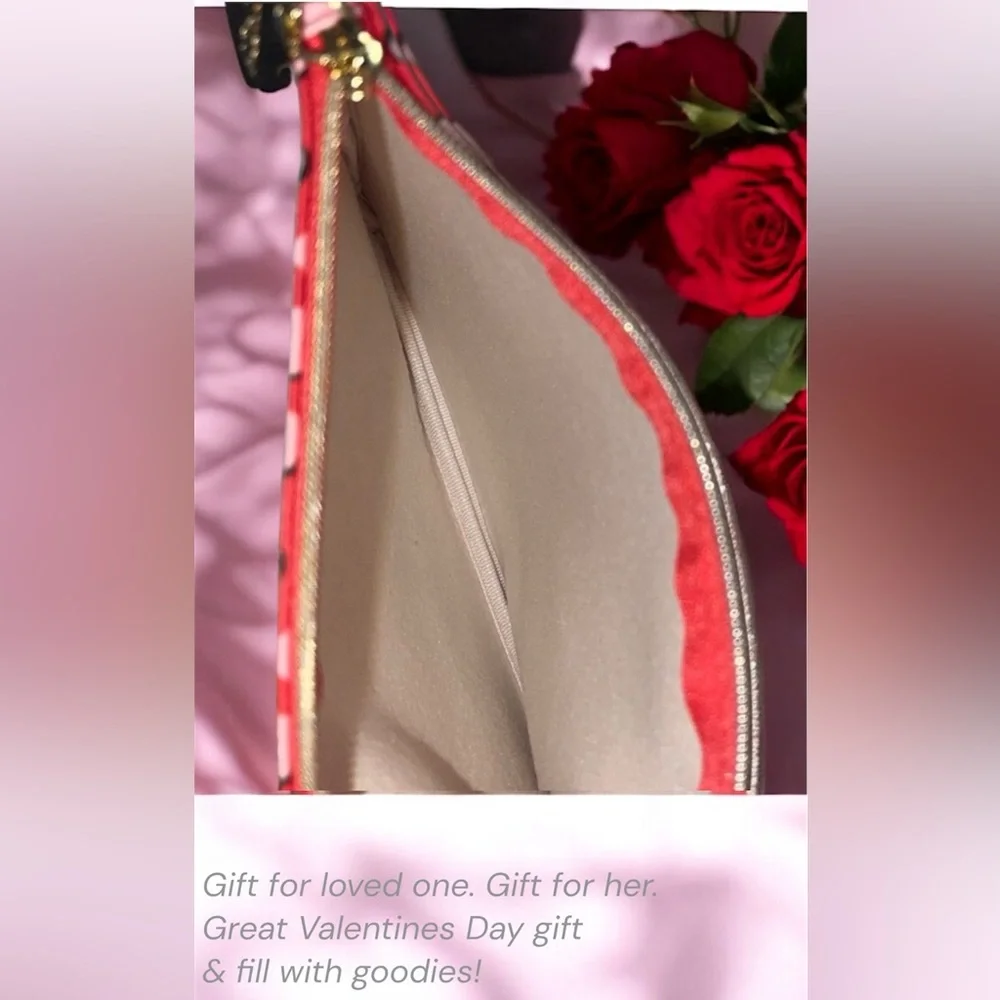 IPSY Heart Pink Red White clutch Makeup Cosmetic Bag NEW with out tags